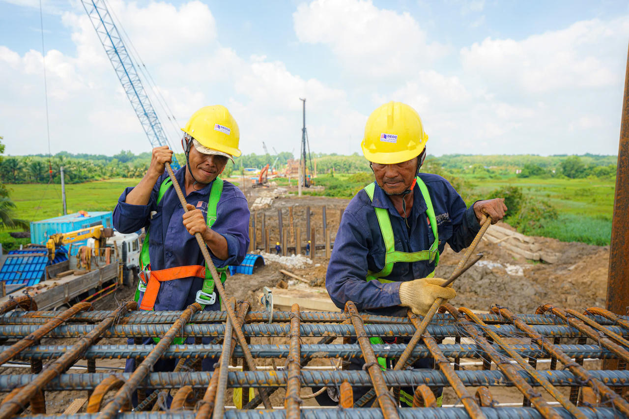 Bình Dương quyết tâm thực hiện đợt thi đua cao điểm “500 ngày đêm hoàn thành 3.000 km đường bộ cao tốc”