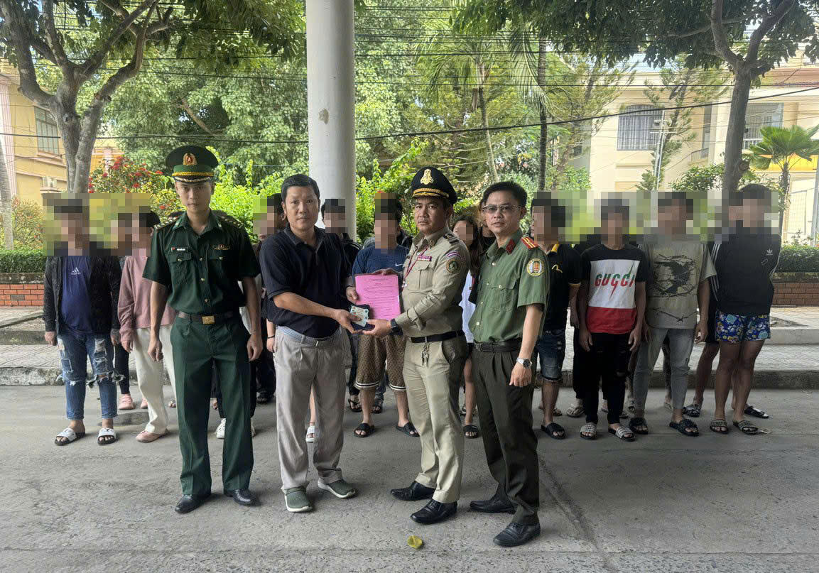 Bắt giữ 3 đối tượng nguy hiểm trốn nã sang Campuchia