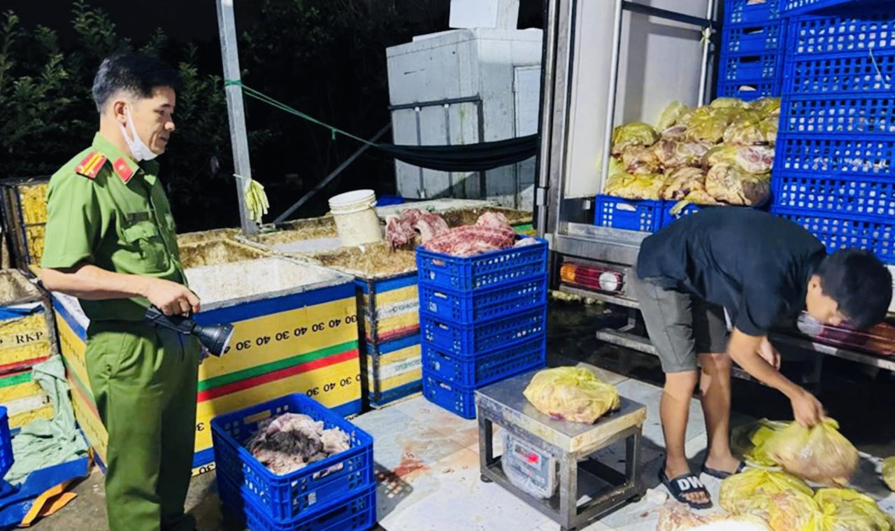 Phát hiện hơn 4 tấn thịt heo chết chờ 'tuồn' ra thị trường ở Đồng Nai