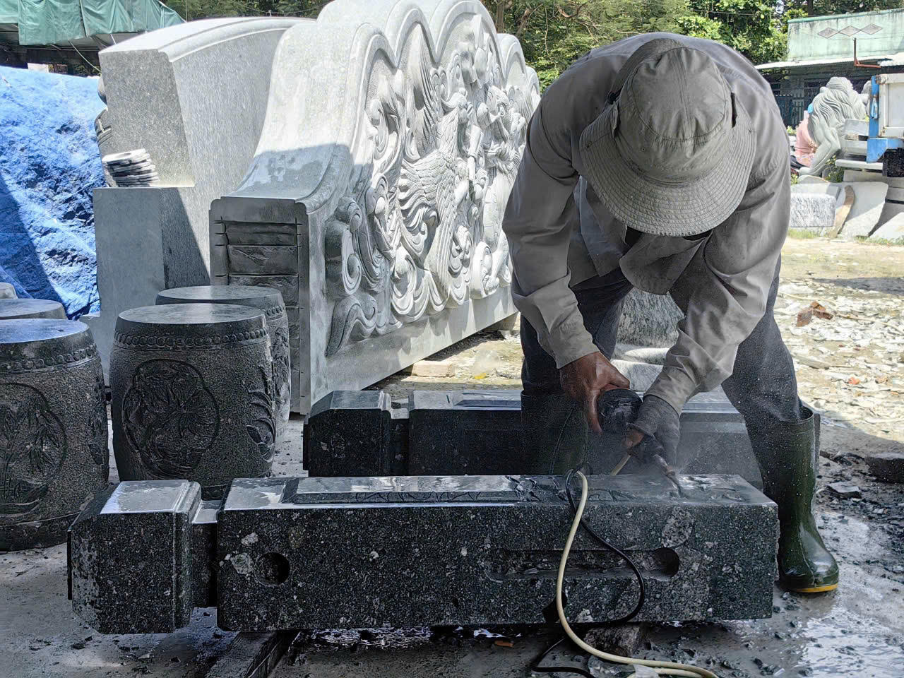 Gian nan làng nghề làm đá Bửu Long