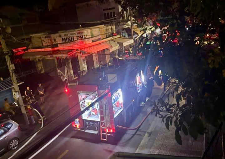 Điều tra nguyên nhân vụ cháy nhà lúc rạng sáng khiến 2 người tử vong