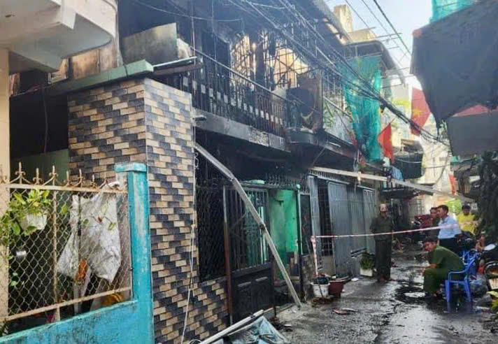 Điều tra nguyên nhân vụ cháy nhà lúc rạng sáng khiến 2 người tử vong