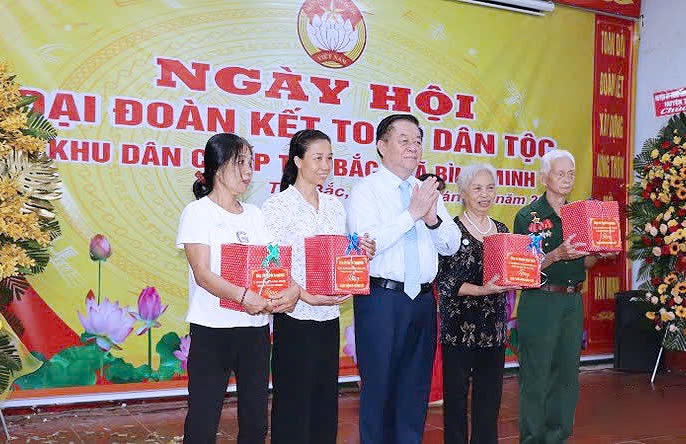 Trưởng Ban Tuyên giáo Trung ương Nguyễn Trọng Nghĩa dự Ngày hội Đại đoàn kết toàn dân tộc tại Đồng Nai