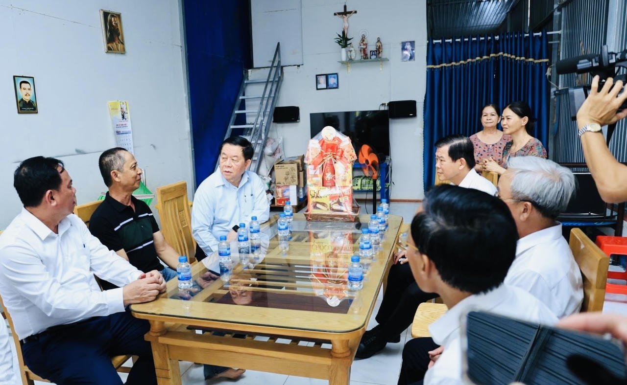 Trưởng Ban Tuyên giáo Trung ương Nguyễn Trọng Nghĩa thị sát dự án sân bay Long Thành