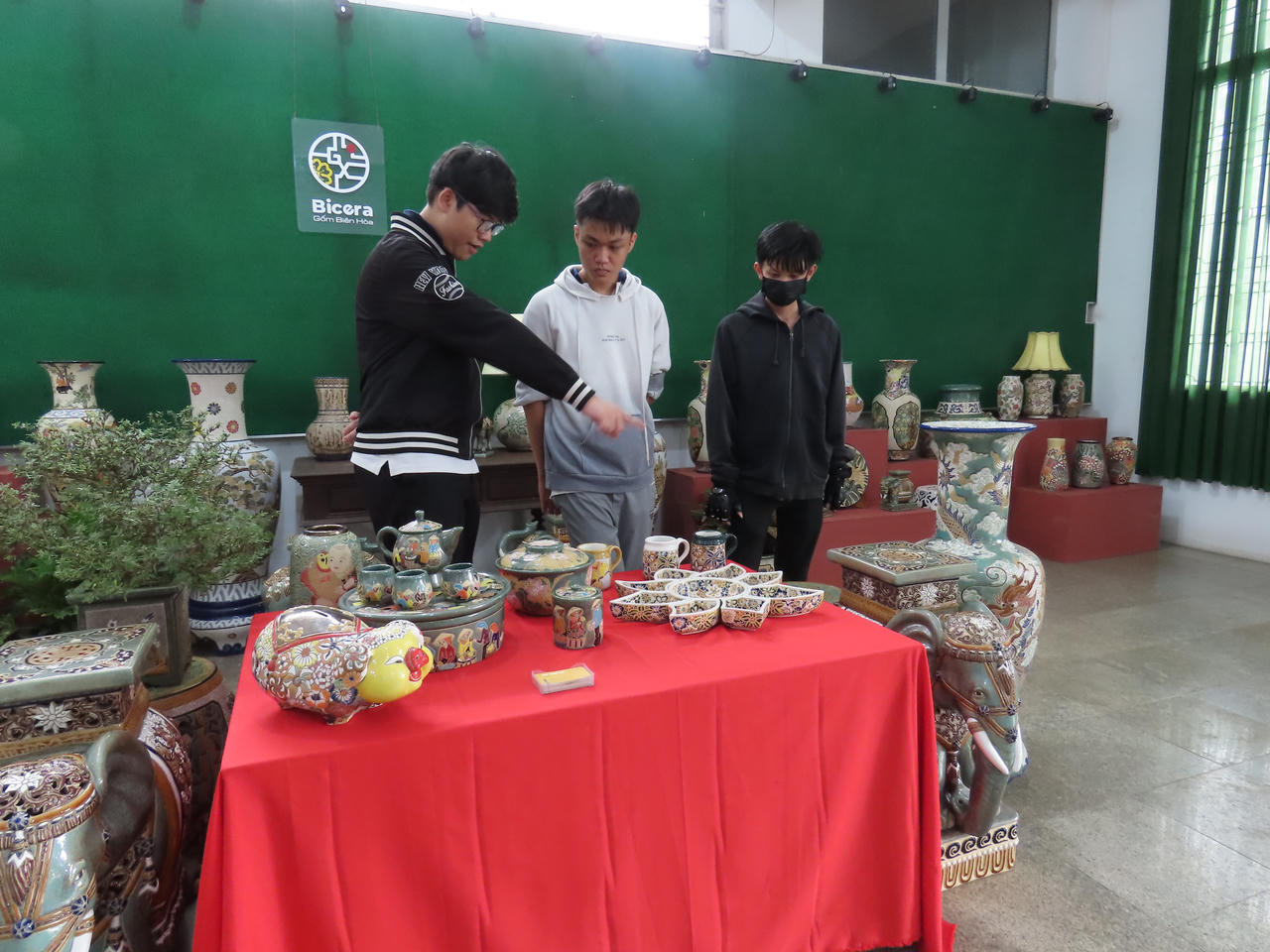 Triển lãm Gốm Biên Hòa xưa và nay