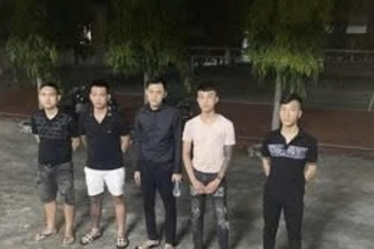 Tạm giữ 5 đối tượng từ Đồng Nai lên Bình Phước đòi nợ thuê