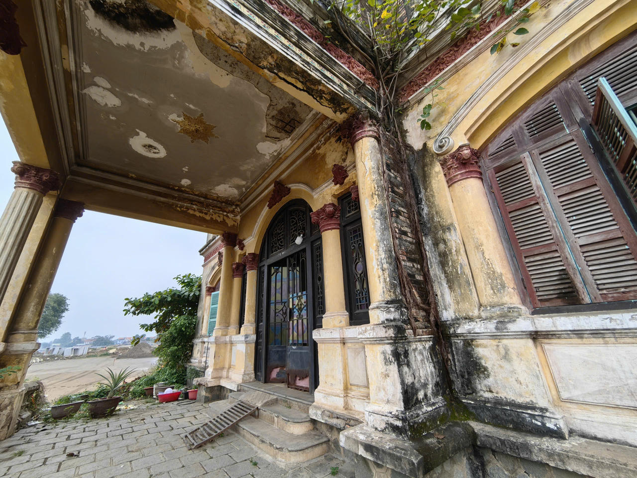 Nhà lầu ông Phủ hơn trăm năm bên dòng sông Đồng Nai