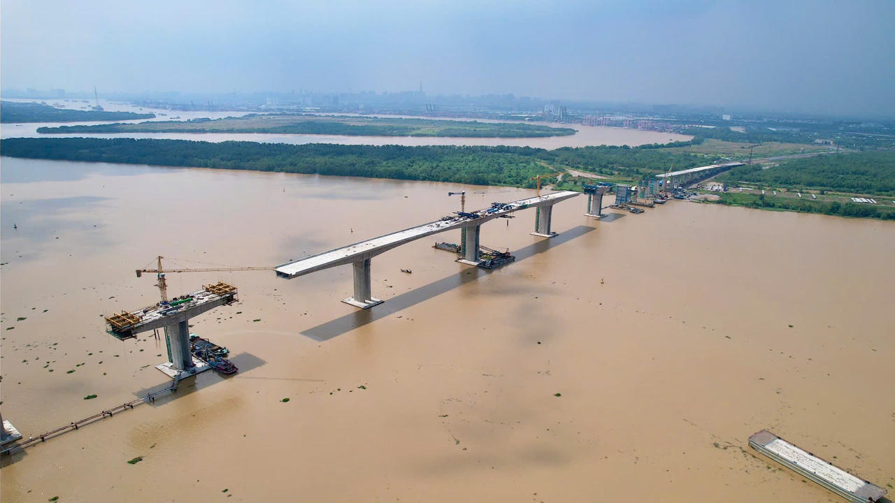 'Vượt nắng thắng mưa' đưa cầu Nhơn Trạch 'về đích' trước thời hạn