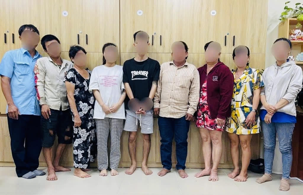 Bắt quả tang tụ điểm ghi số đề núp bóng đại lý vé số 