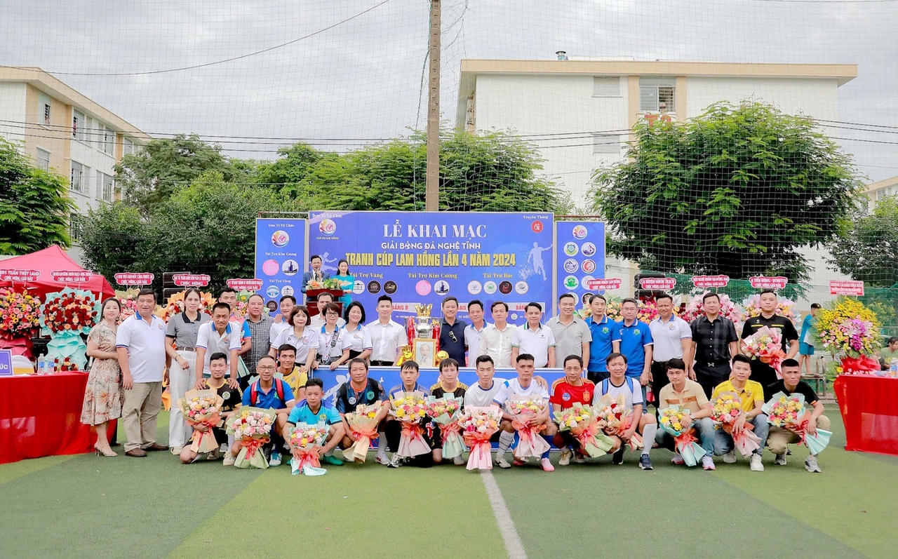 Câu lạc bộ doanh nhân Lam Hồng tổ chức Giải bóng đá quyên góp ủng hộ nhà tình thương