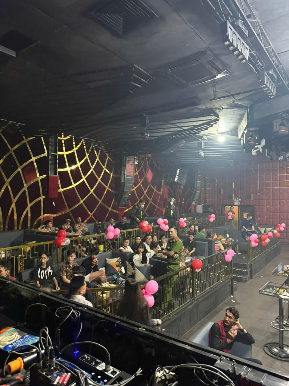 Phát hiện 42 người dương tính với ma túy trong quán bar T.H CLUB 