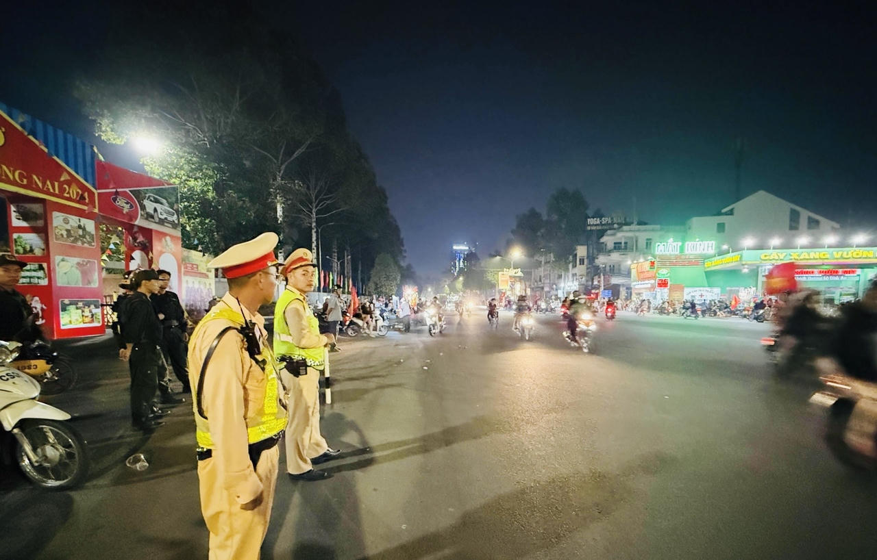 Nhiều trường hợp bị lập biên bản vi phạm giao thông sau chiến thắng của đội tuyển Việt Nam