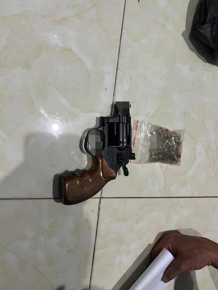 Đồng Nai: Bắt nhóm nghi can tàng trữ ma tuý và “hàng nóng” 