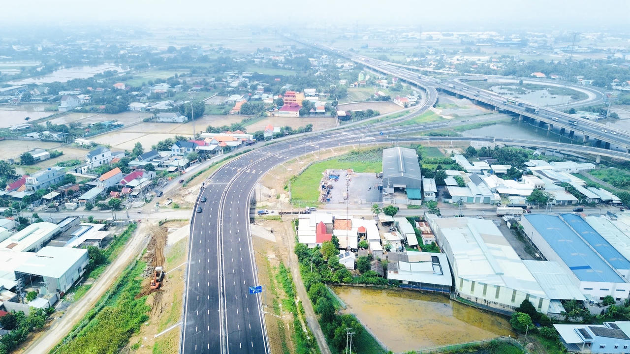 Phê duyệt phương án khai thác tạm 2 đoạn tuyến đường cao tốc Bến Lức - Long Thành 