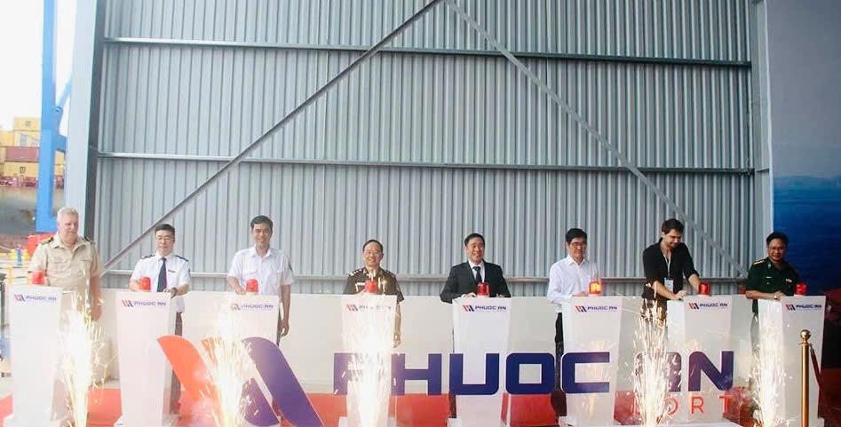 Cảng biển Phước An đón chuyến tàu đầu tiên