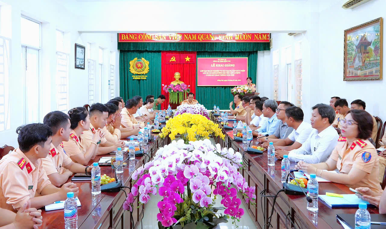 Đồng Nai: Khai giảng lớp tập huấn nghiệp vụ sát hạch, cấp giấy phép lái xe cho lực lượng CSGT