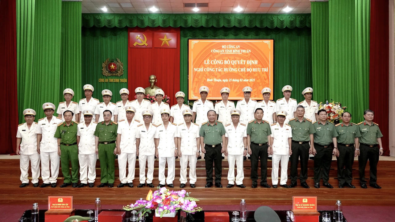 9 Đại tá Công an Bình Thuận nghỉ hưu trước tuổi