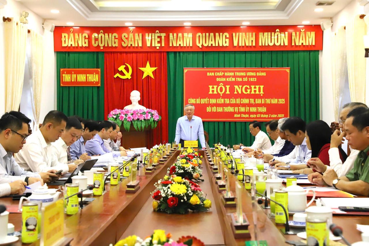 Đoàn Công tác của Bộ Chính trị công bố quyết định kiểm tra đối với Ban Thường vụ Tỉnh ủy Ninh Thuận