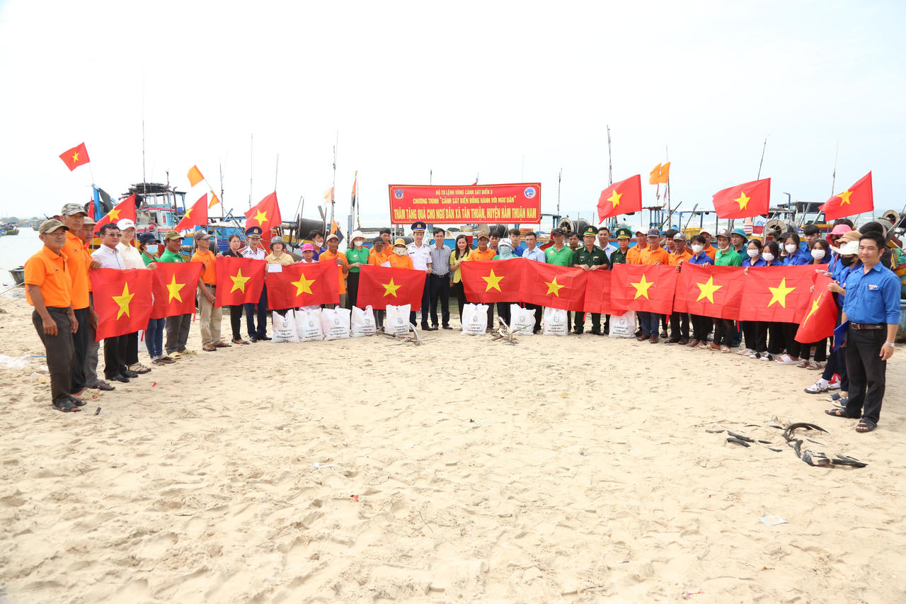 Lực lượng Bộ Tư lệnh Vùng Cảnh sát biển 3 vững vàng nơi đầu sóng, giữ bình yên biển đảo