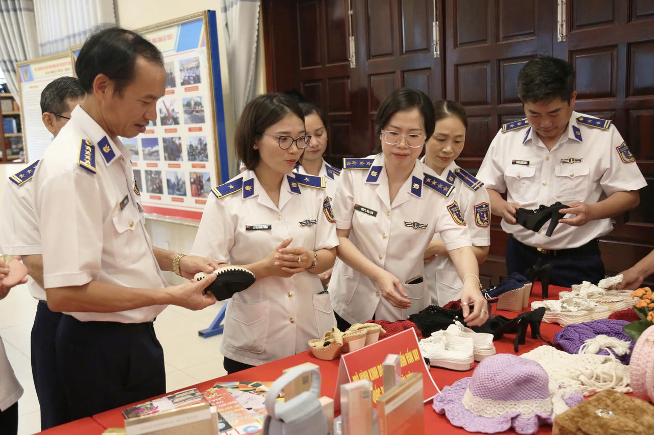 Phụ nữ Bộ Tư lệnh Vùng Cảnh sát biển 3: Xây dựng gia đình hạnh phúc, đơn vị vững mạnh