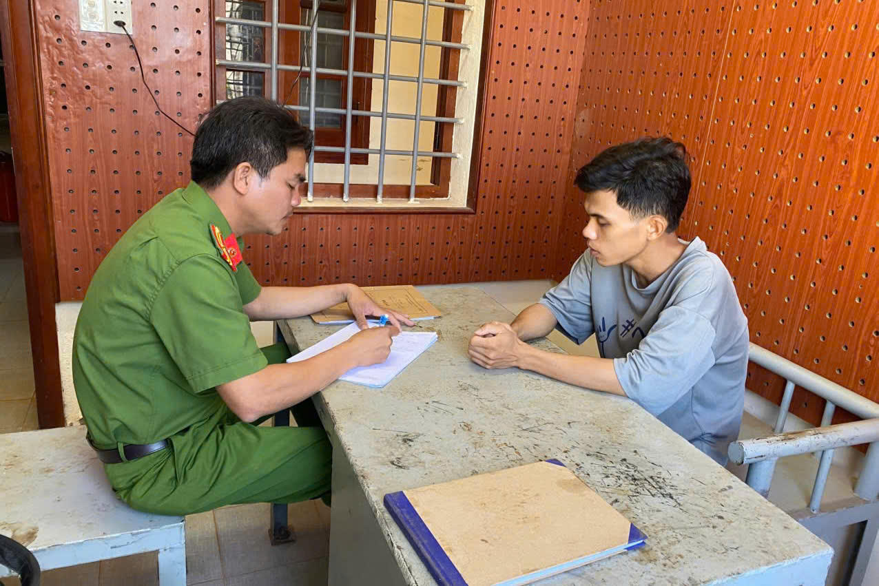 Bình Phước: Bắt giữ 2 đối tượng trộm 14 chiếc iPhone