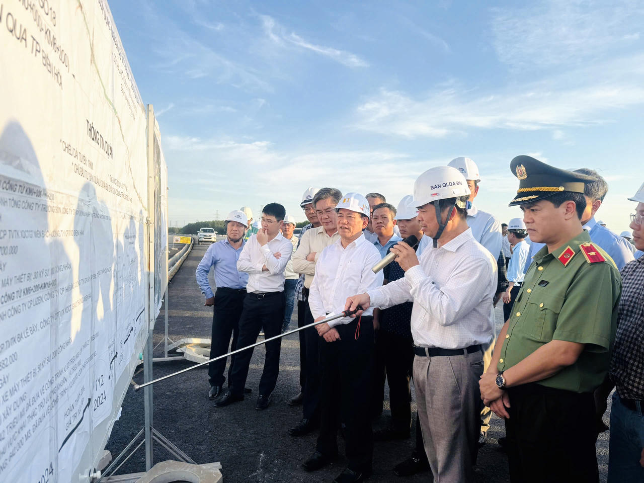 Phó Thủ tướng Hồ Đức Phớc yêu cầu huy động thêm nhân lực để cao tốc Bến Lức - Long Thành, Biên Hòa - Vũng Tàu thông xe đúng hẹn 