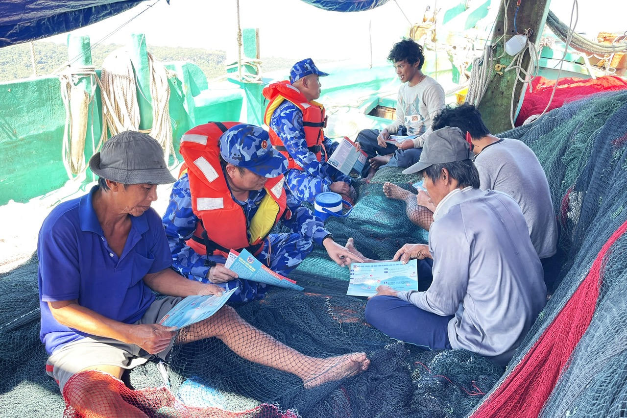 Lá chắn thép bảo vệ chủ quyền biển đảo