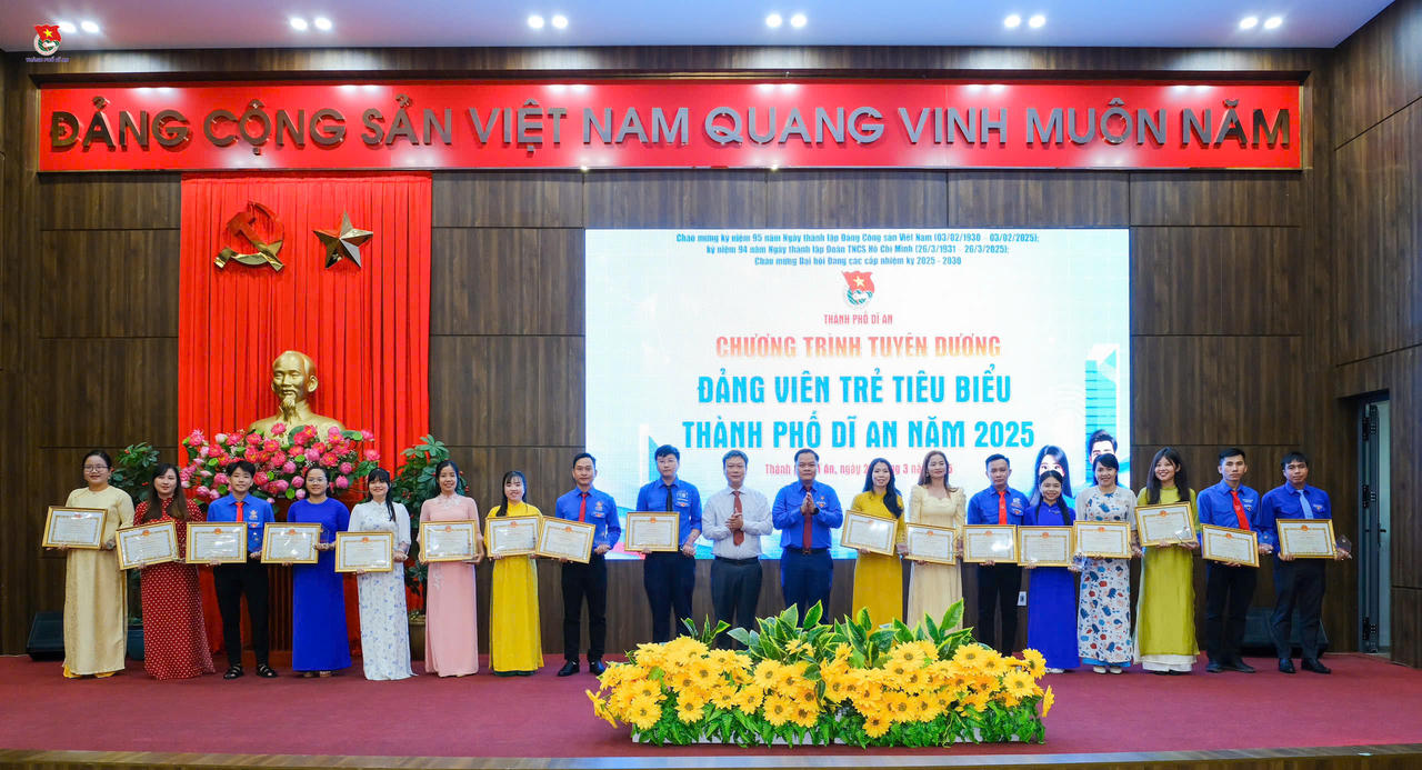 Tuyên dương 95 Đảng viên trẻ tiêu biểu ở Bình Dương