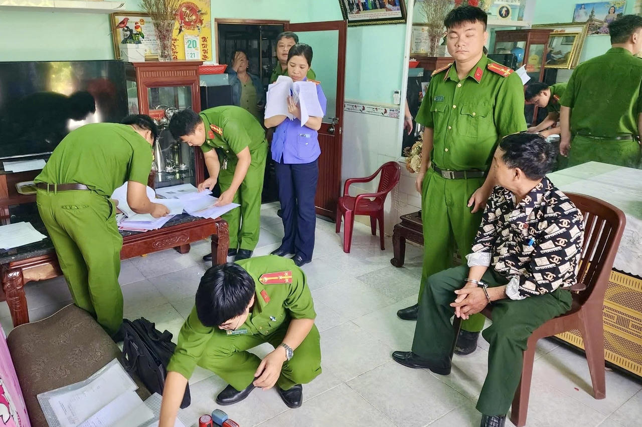 Bắt tạm giam đối tượng lợi dụng quyền tự do dân chủ xâm phạm lợi ích Nhà nước