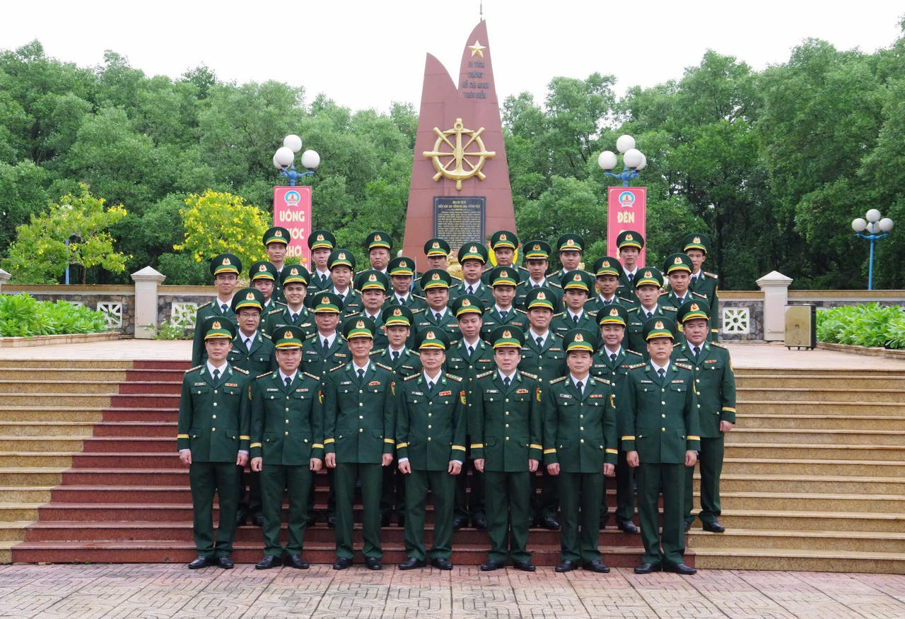 Lá chắn giữa trùng khơi Đông Nam Tổ quốc