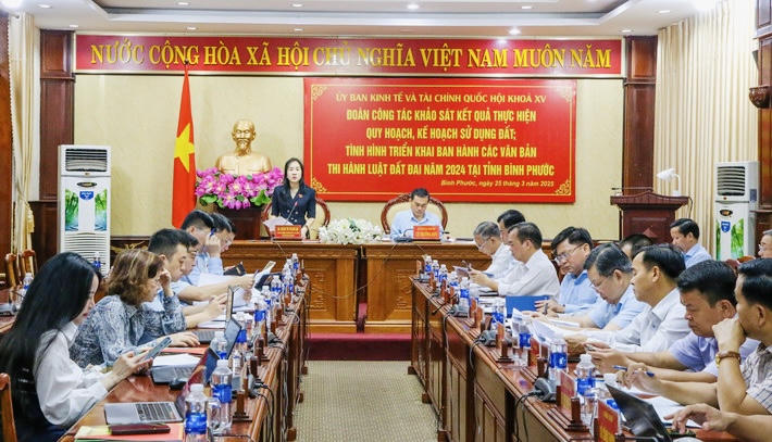 Ủy ban Kinh tế và Tài chính của Quốc hội làm việc tại tỉnh Bình Phước