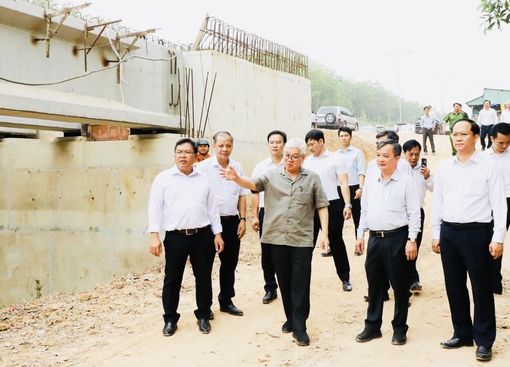 Lãnh đạo tỉnh Bình Dương khảo sát tiến độ các công trình trọng điểm