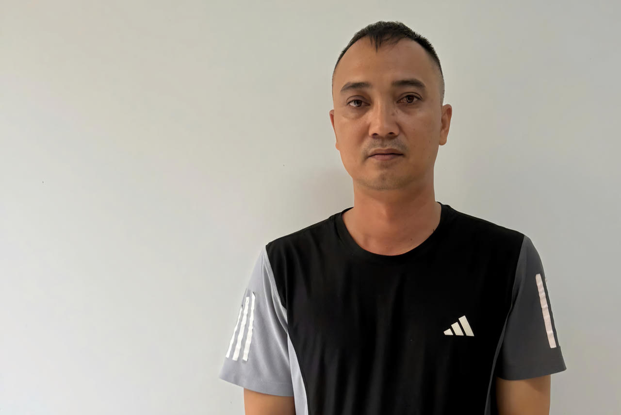 Bắt tài xế đánh người chở con đi học