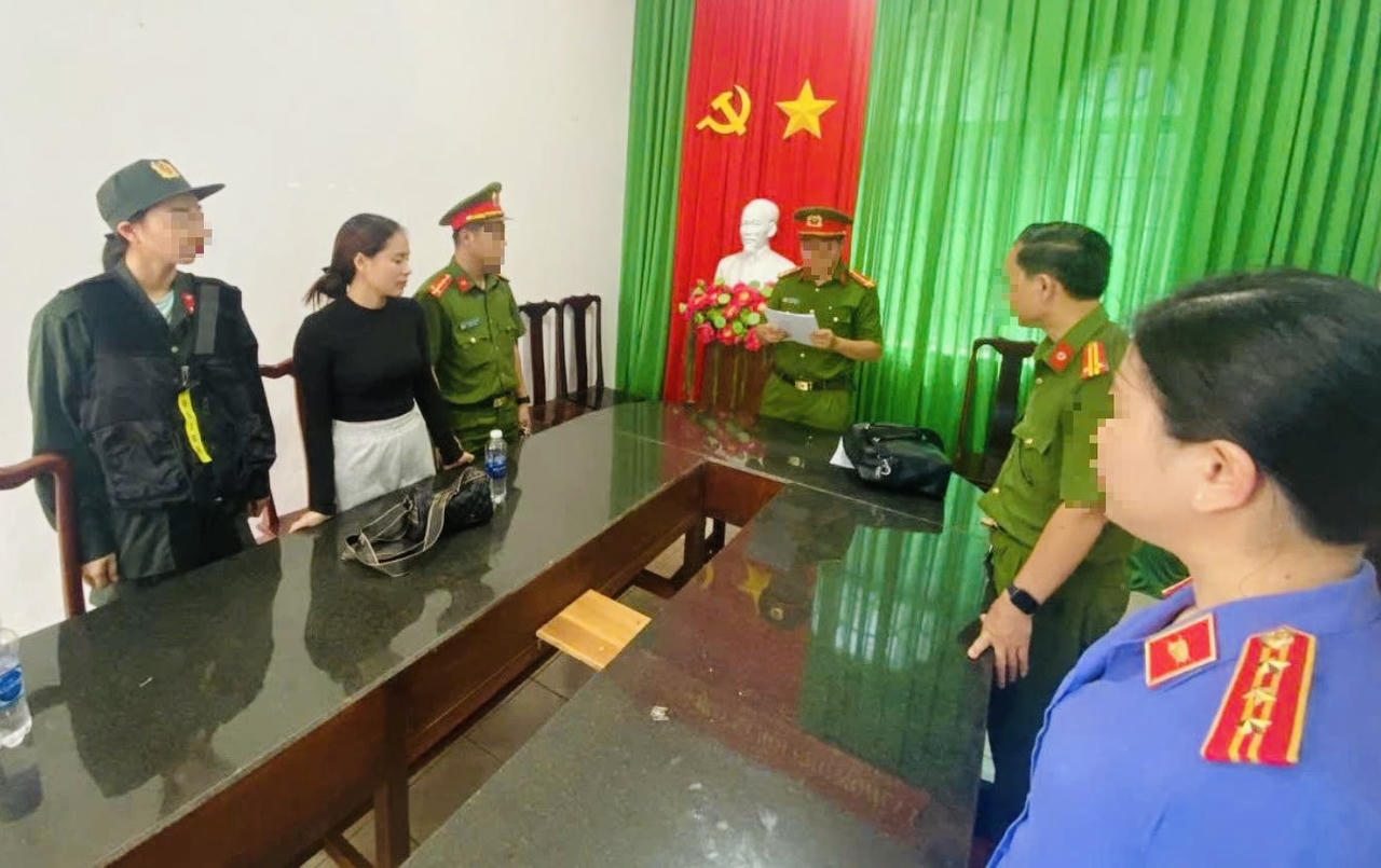 Bắt cựu cán bộ VP ĐKĐĐ huyện Lộc Ninh nhận hối lộ hơn 400 triệu