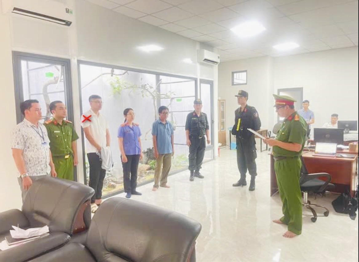 Bắt cựu cán bộ VP ĐKĐĐ huyện Lộc Ninh nhận hối lộ hơn 400 triệu