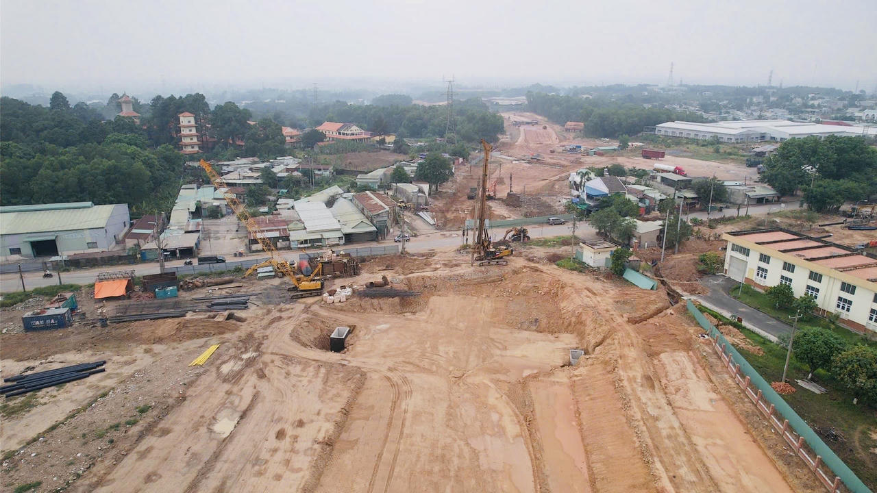 Xử lý nghiêm nhà thầu thi công chậm tiến độ tại cao tốc Biên Hòa - Vũng Tàu và Vành đai 3