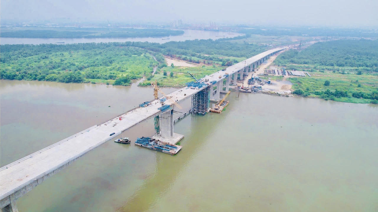 Loạt công trình khởi công, khánh thành dịp kỷ niệm 50 năm thống nhất đất nước 