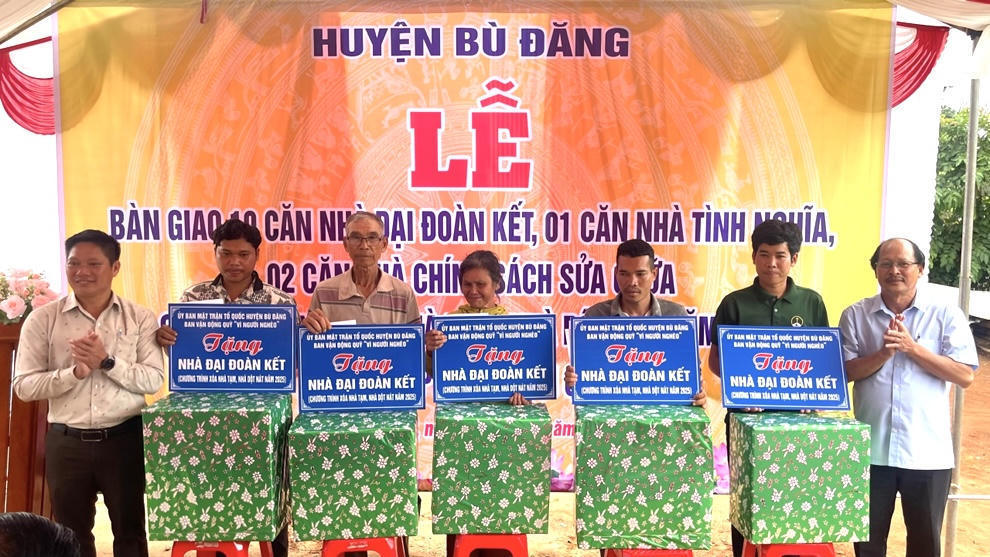 Bình Phước phấn đấu hoàn thành 765 căn nhà xóa nhà tạm trước dịp 30/4