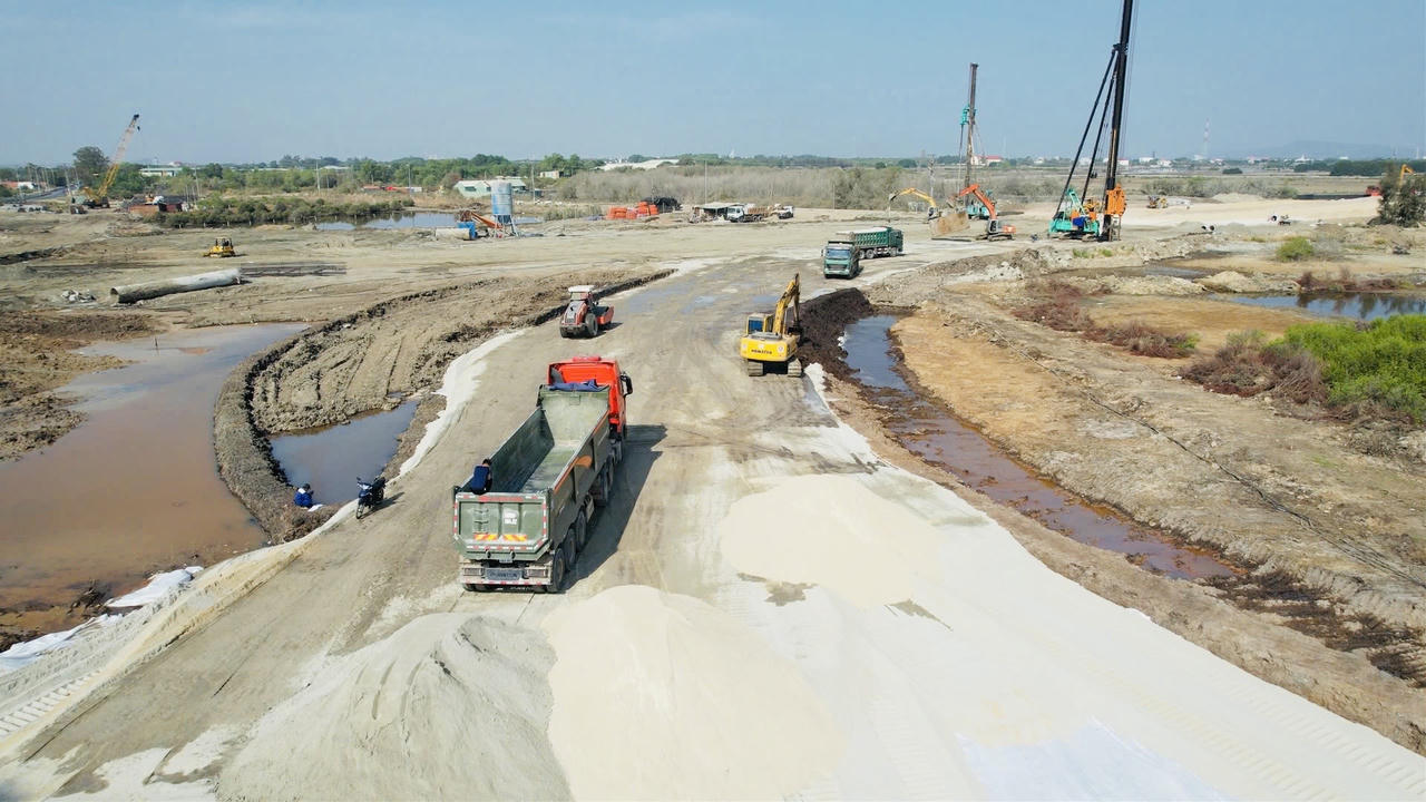 Hoàn tất mặt bằng cao tốc Biên Hòa - Vũng Tàu, khởi công tuyến kết nối liên vùng