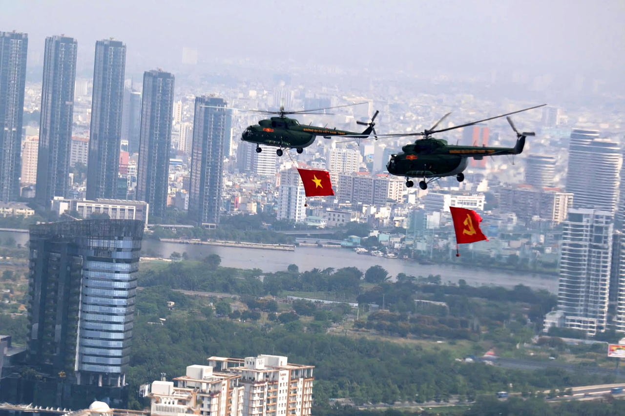 Không quân Việt Nam tích cực luyện tập trước thềm Đại lễ 30/4