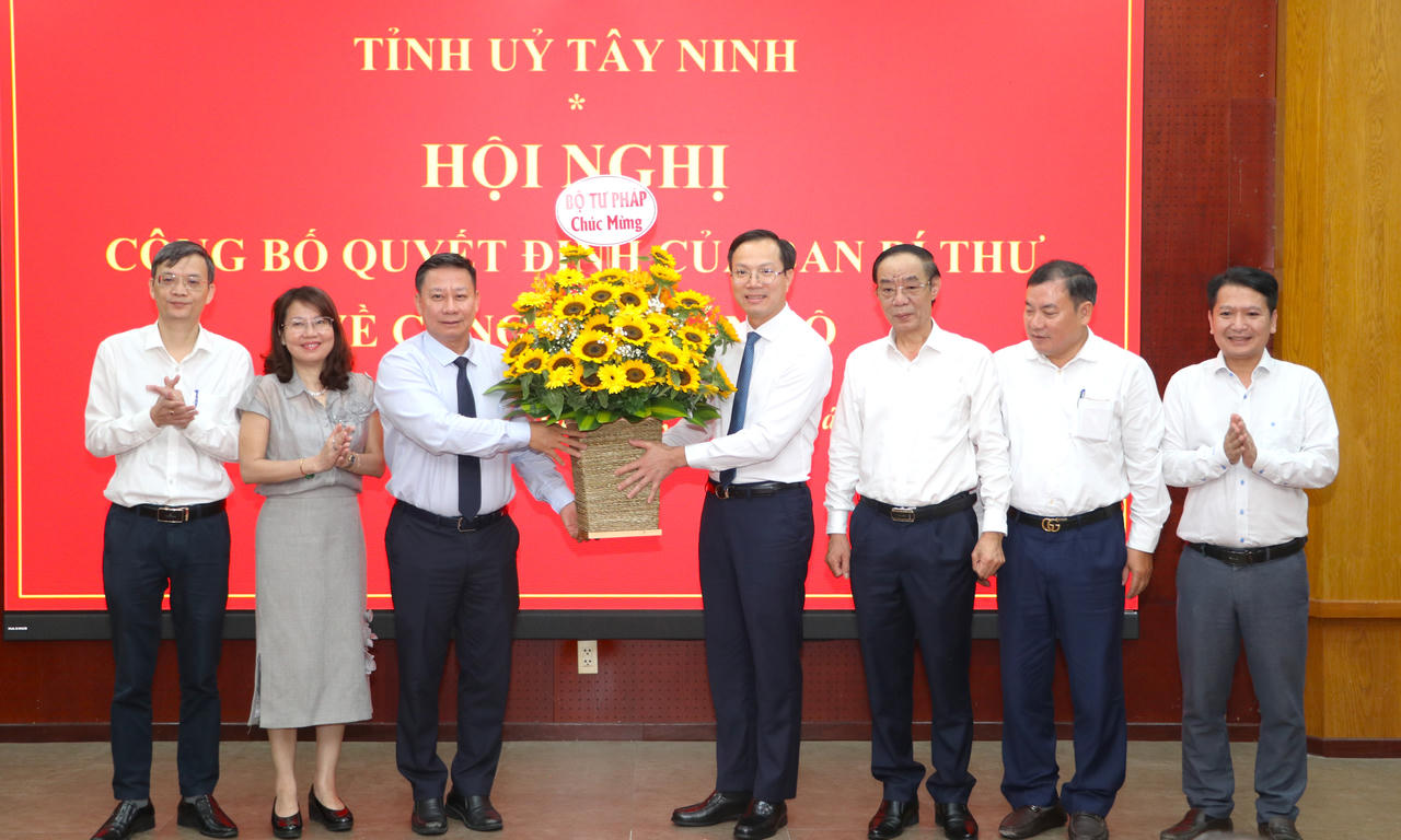 Công bố Quyết định của Ban Bí thư về công tác cán bộ tại Tây Ninh