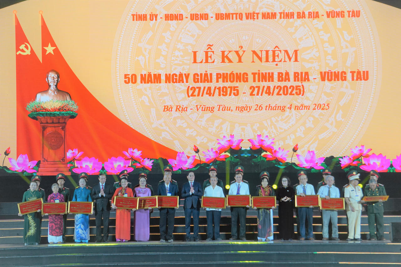 Đại tướng Phan Văn Giang phát biểu tại Lễ kỷ niệm 50 năm Ngày Giải phóng tỉnh Bà Rịa – Vũng Tàu