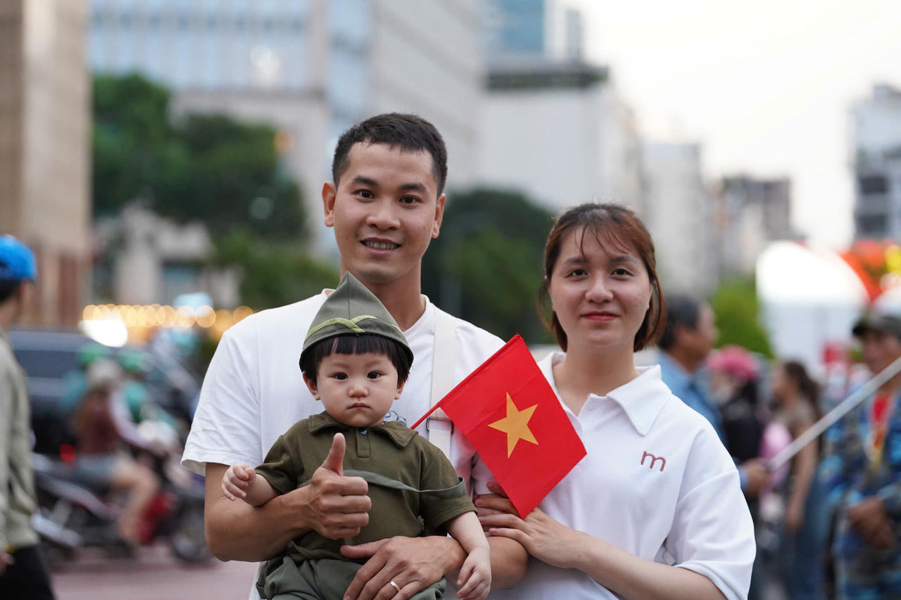 Đêm không ngủ đón mừng đại lễ 30/4 tại TP HCM 