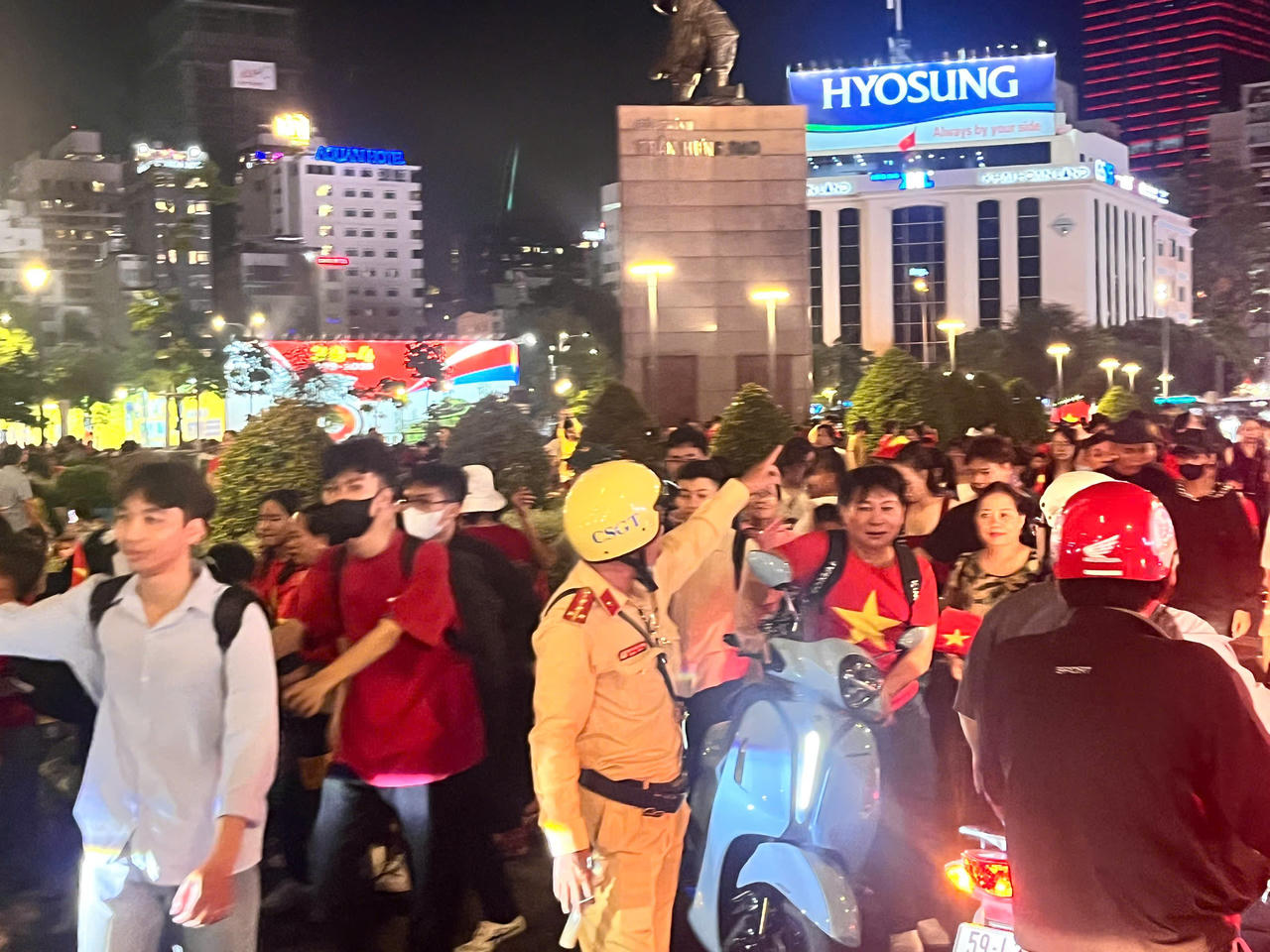 Đêm không ngủ đón mừng đại lễ 30/4 tại TP HCM 