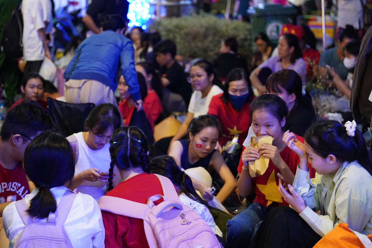 Đêm không ngủ đón mừng đại lễ 30/4 tại TP HCM 