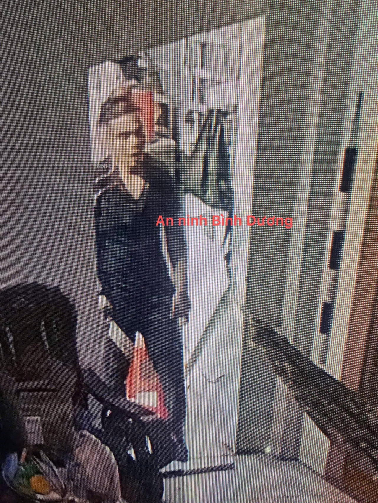 Nghi can loạn thần sát hại người bảo vệ nghĩa trang