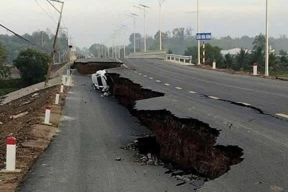 Sở Xây dựng Tây Ninh thông tin về vụ sụt lún khiến 5 người bị thương trên đường dẫn vào cầu Hoà Bình