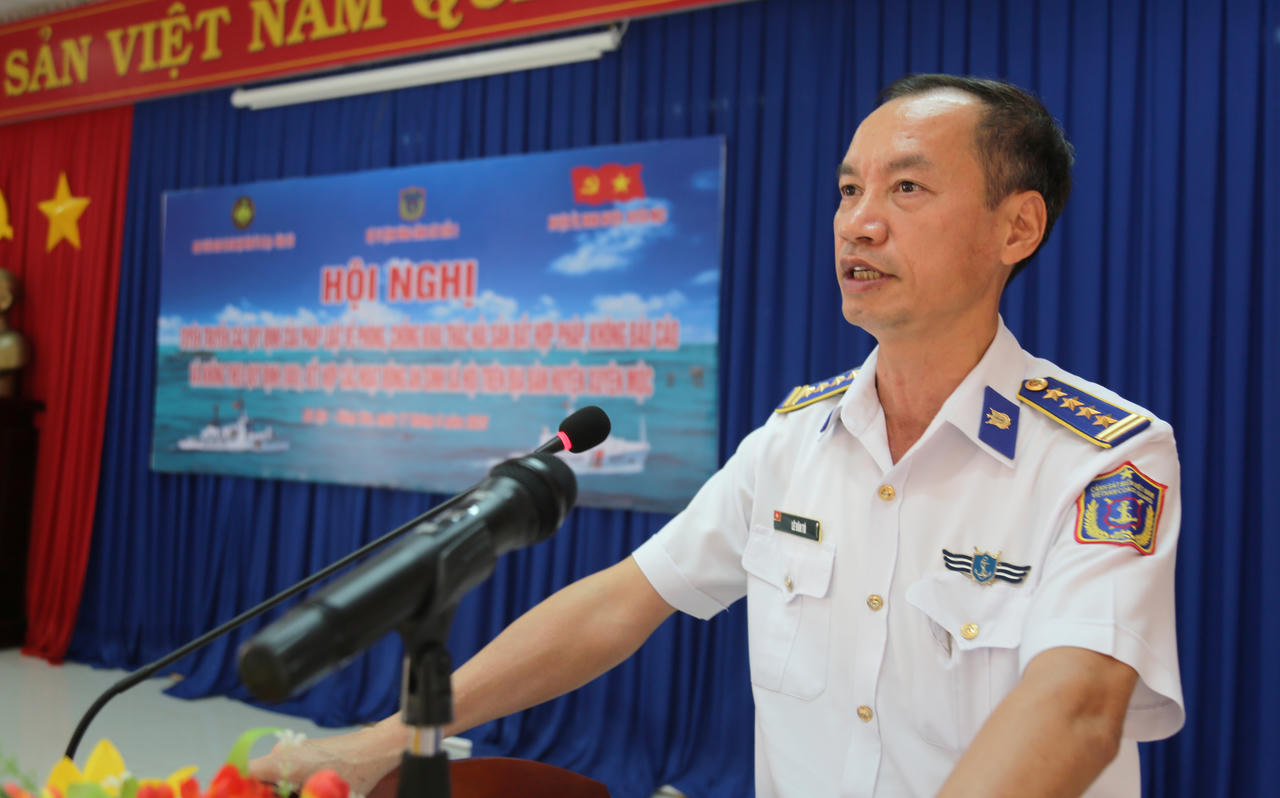 Cảnh sát biển đồng hành với ngư dân