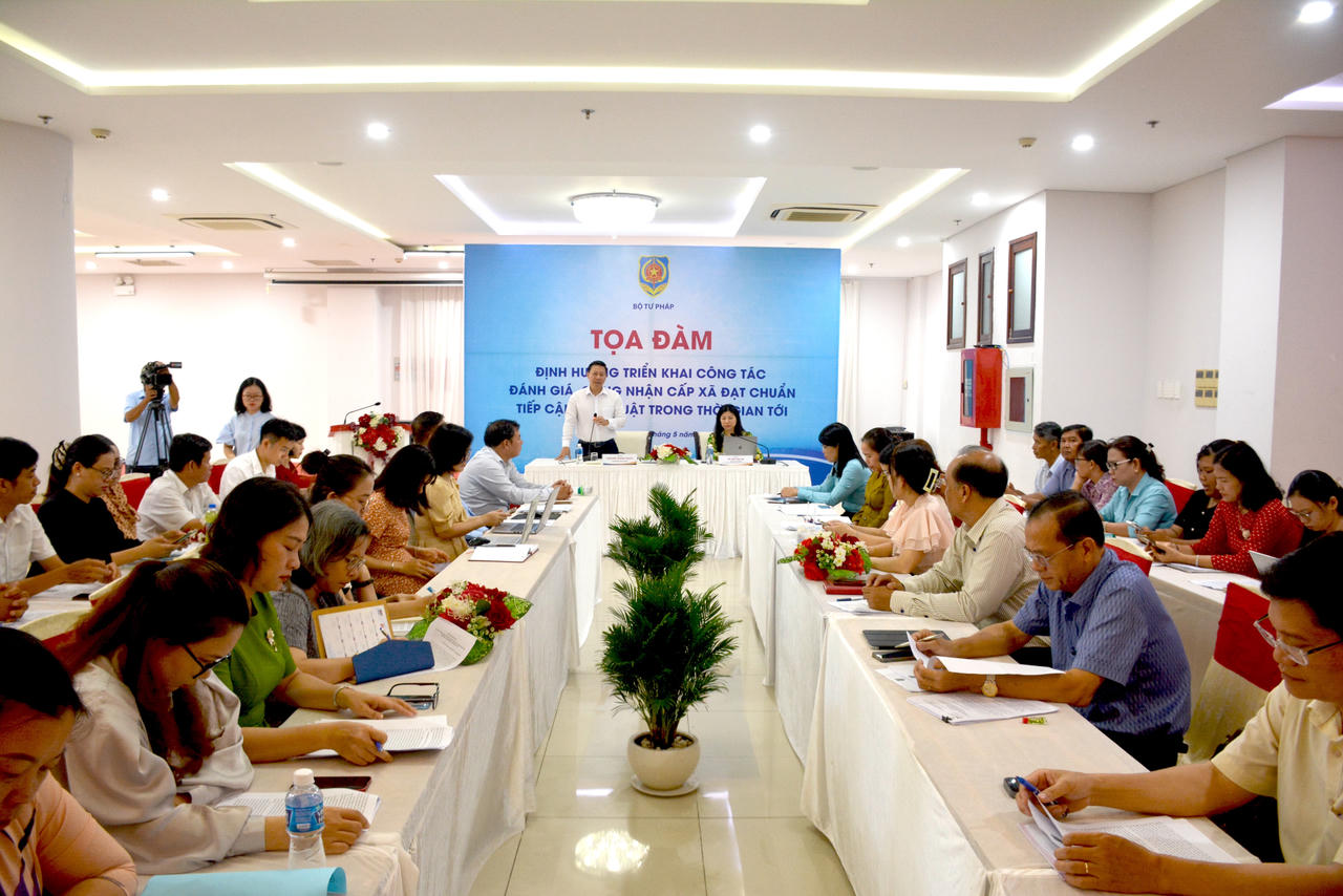 Tọa đàm “Định hướng triển khai công tác đánh giá, công nhận cấp xã đạt chuẩn tiếp cận pháp luật trong thời gian tới”