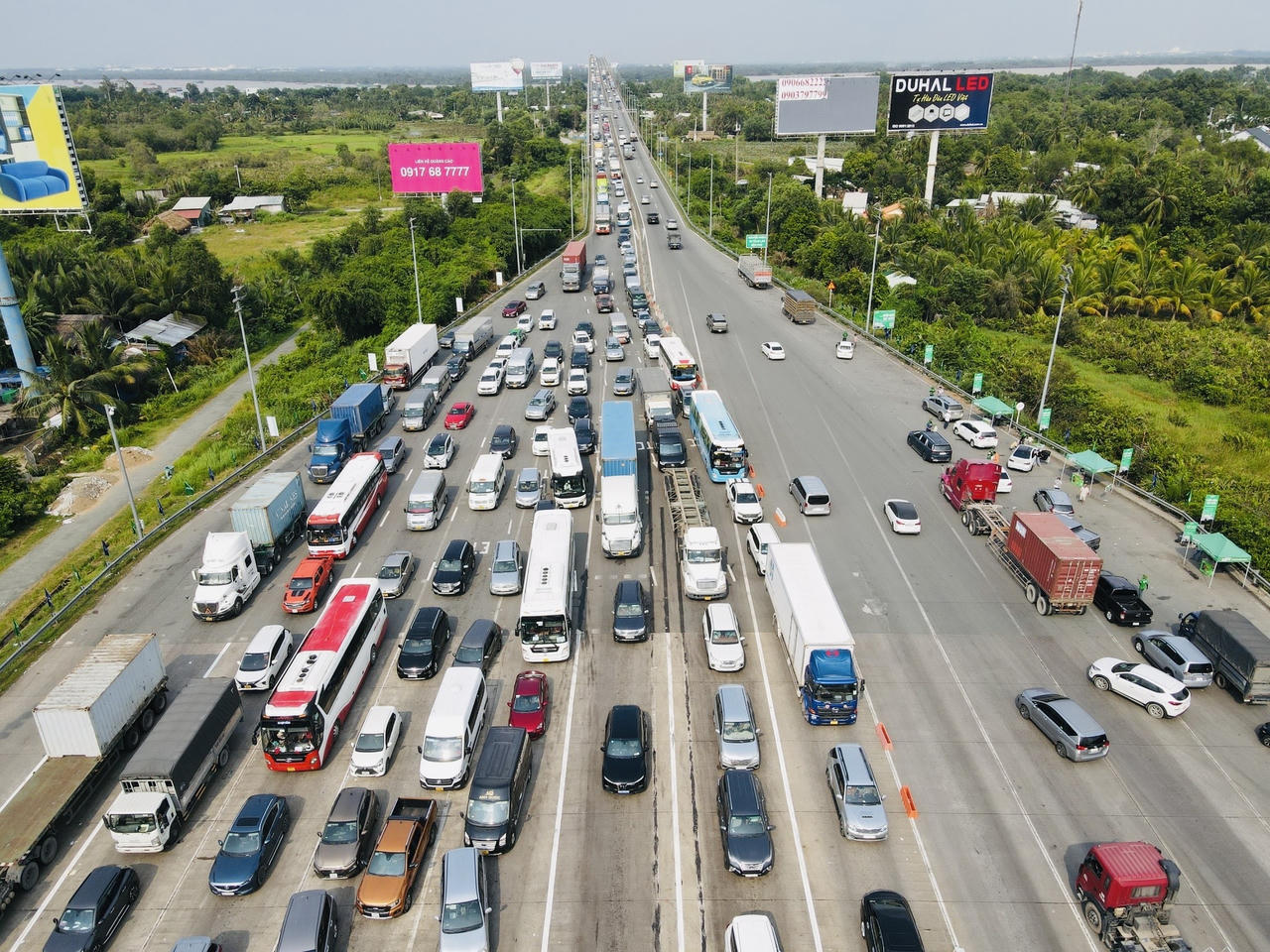 Thống nhất đầu tư khẩn cấp để mở rộng cao tốc TP HCM - Long Thành - Dầu Giây